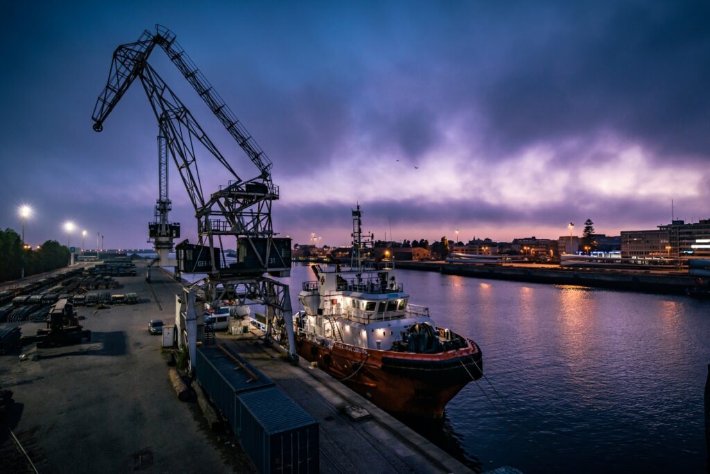Exportações são impulsionadas pela aprovação de linhas de crédito de financiamento oto by maksym kaharlytskyi, from unsplash